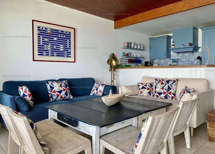 Bleu Marine Gilles Croix De Vie * Saint Gilles Croix de vie